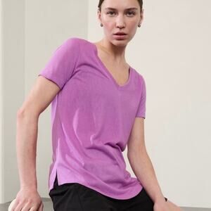 Athleta Breezy Scoop V Neck Tee XL Orchid